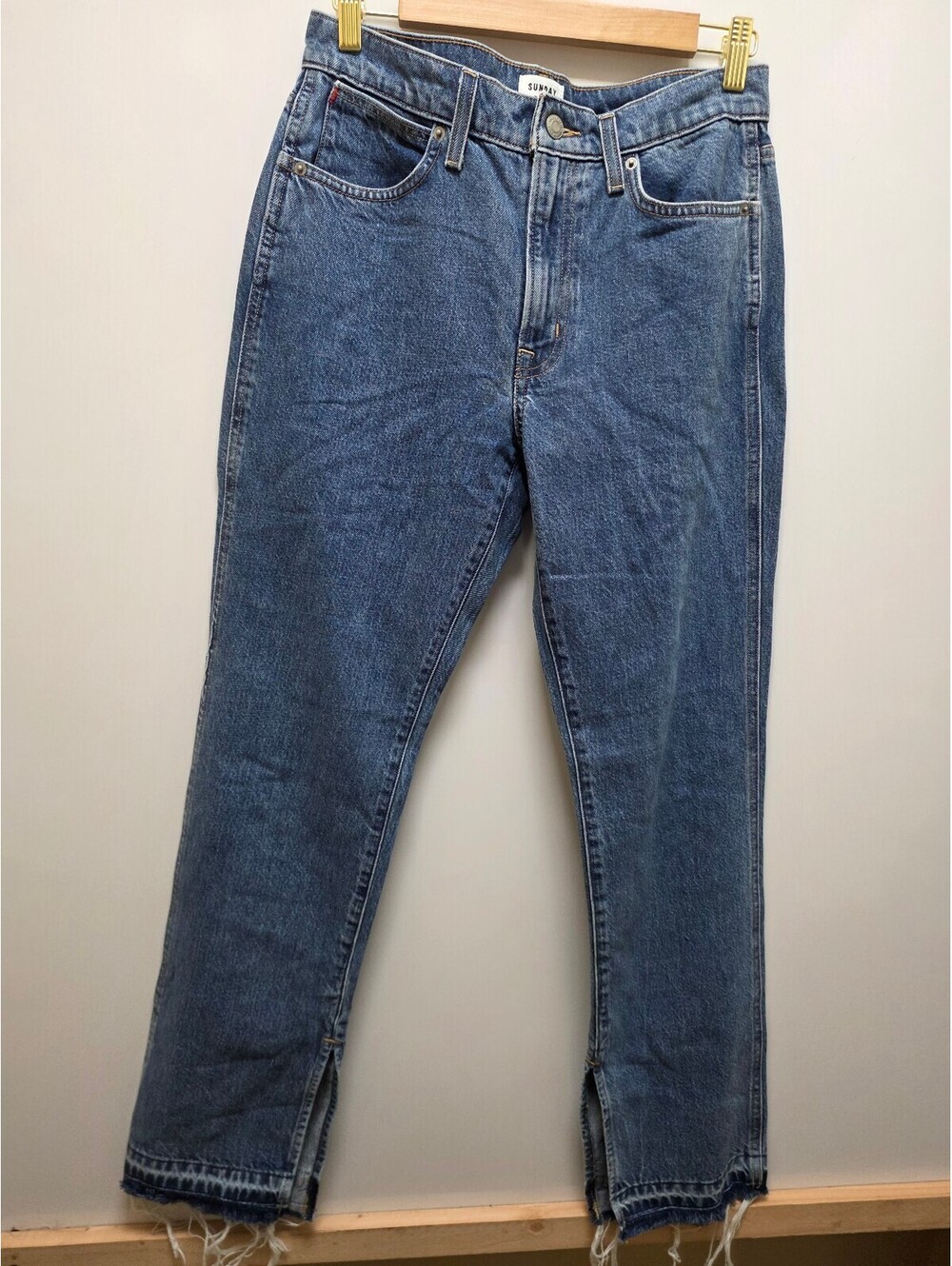 Aritzia Sunday Best Easton Split Hem Jeans Women’s 6 Blue Straight Leg Raw Hem